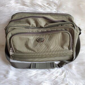 Atlantic Vintage Olive Green Traveler Garment Expandable Carry On Duffle Bag